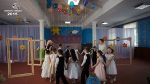 D#386  Мы сейчас пойдем направо. Раз. Два. Три.__ We will now go to the right. One. Two. Three.