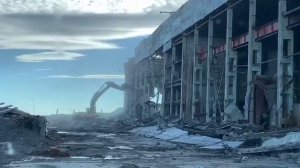 Как снести здание. Демонтаж. Обрушение части здания ч.5