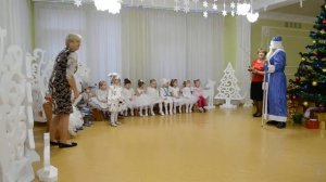 Песенка - игра  на Новогоднем утреннике в ясельной группе
