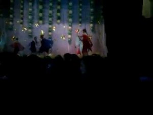 Танец однокласниц