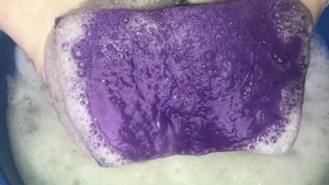 short ASMR sponge squeezing