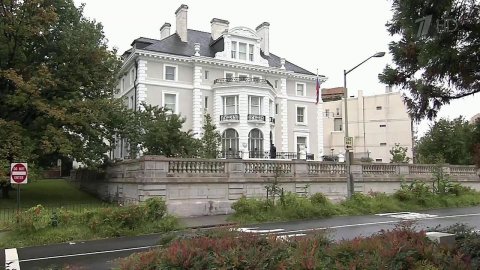 В российском консульстве в Сан-Франциско и торговом представительстве в Вашингтоне прошли обыски