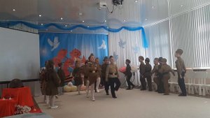 " Победная весна 45го" вход детей на праздник  перестроения