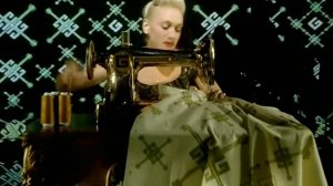 Gwen Stefani - Wind It Up (Extended)