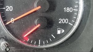 Причина неработающего  уровня топлива УАЗ Патриот.