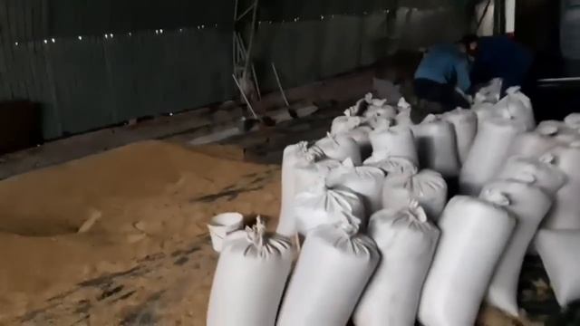 //Супер фермер Мишка?купили Ячмень по супер цене//Цена на зерно ростёт// смотреть онлайн