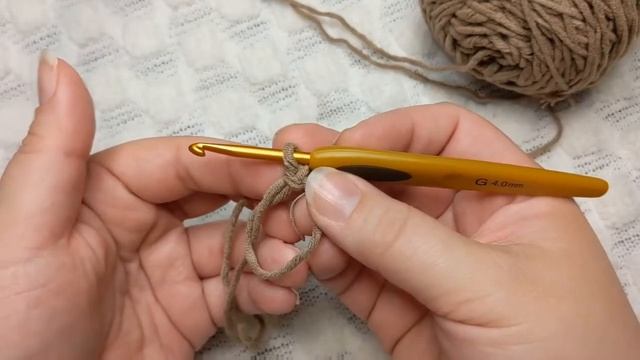 How to make a MAGIC RING | Crochet Basics | Amigurumi Basics | Learn to Crochet! смотреть онлайн