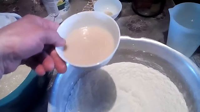 Замесил тесто на хлебушек. 27 марта 2020 г. смотреть онлайн