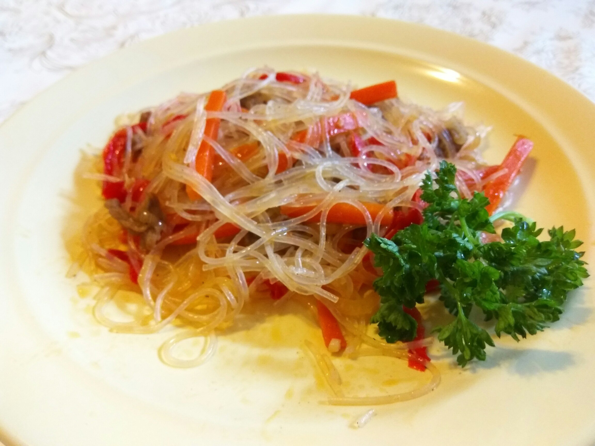Салат с мясом и овощами и фунчозой рецепт с фото с овощами