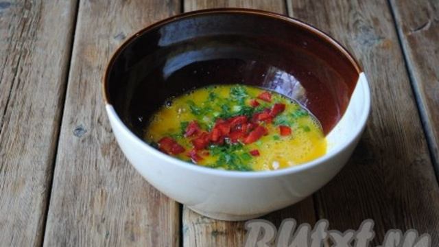 Пышный омлет с молоком в микроволновке