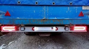 Установка LED фонарей.Задний бампер на грузовик Мерседес 814-1524. Покрашен самодельной краской.