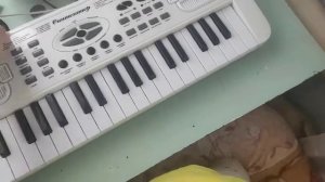 Как научить ребенка играть на фортепиано.