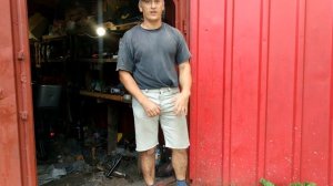 Какие мышцы сгибают руку в локте и что обычно люди тренируют, качая бицепс?