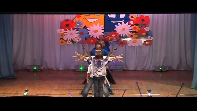 Танец вожатского отряда «Звёздного». Смена «Карьера», 2005 смотреть онлайн