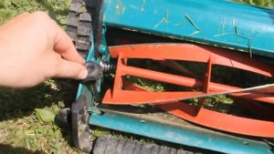 Обзор пользователя. Газонокосилка Bosch AHM 30 (0600886001)