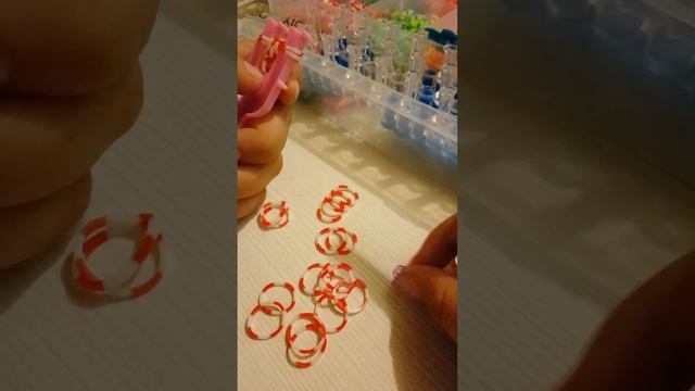 1 часть колечка рыбий хвост из резинок смотреть онлайн