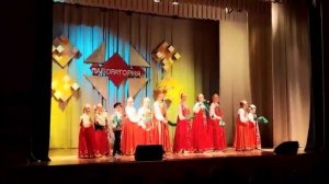 Детский хор народной песни "Зоренька" - Раз, два люблю тебя