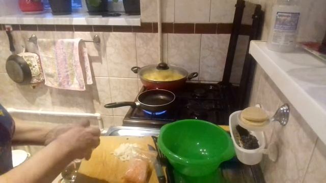 Тушеная картошка  с мясом и томатами(помидорами) ПОЛУЧАЕТСЯ ОЧЕНЬ ВКУСНО