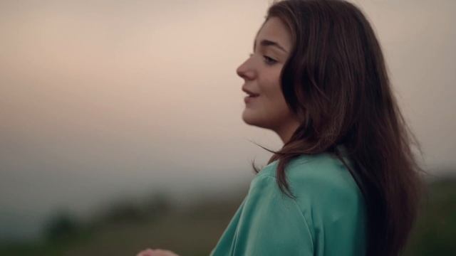 Элани Москалу и Элани Бойчук - Жизнь как роза (Music Video) смотреть онлайн