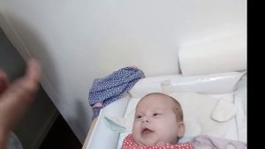 Шок ребенок в три месяца разговаривает с родителями