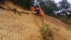 экскаватор в карьере