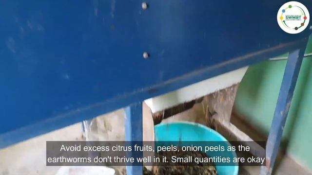 Large scale vermi composting using partitioned tanks at Swachagraha Kalika Kendra, Bengaluru смотреть онлайн
