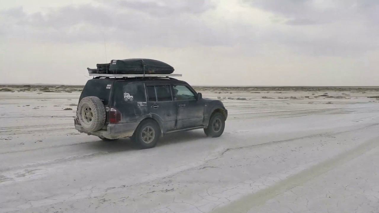 Казахстан-2019 с клубом Нейтральная полоса. Гонки паджериков на соленом озере смотреть онлайн