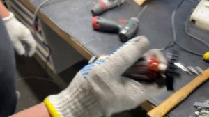 Искрение при работе перфоратора Metabo KHE 2660 Quick