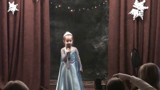 Лена Рюпина - Наша елка высока смотреть онлайн