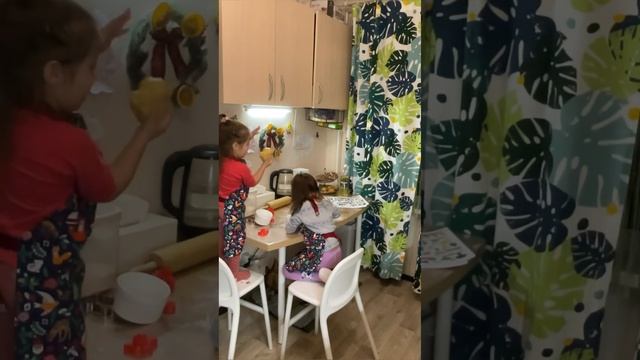 Поварёшки-матрёшки) готовят печенье -пуговки) смотреть онлайн