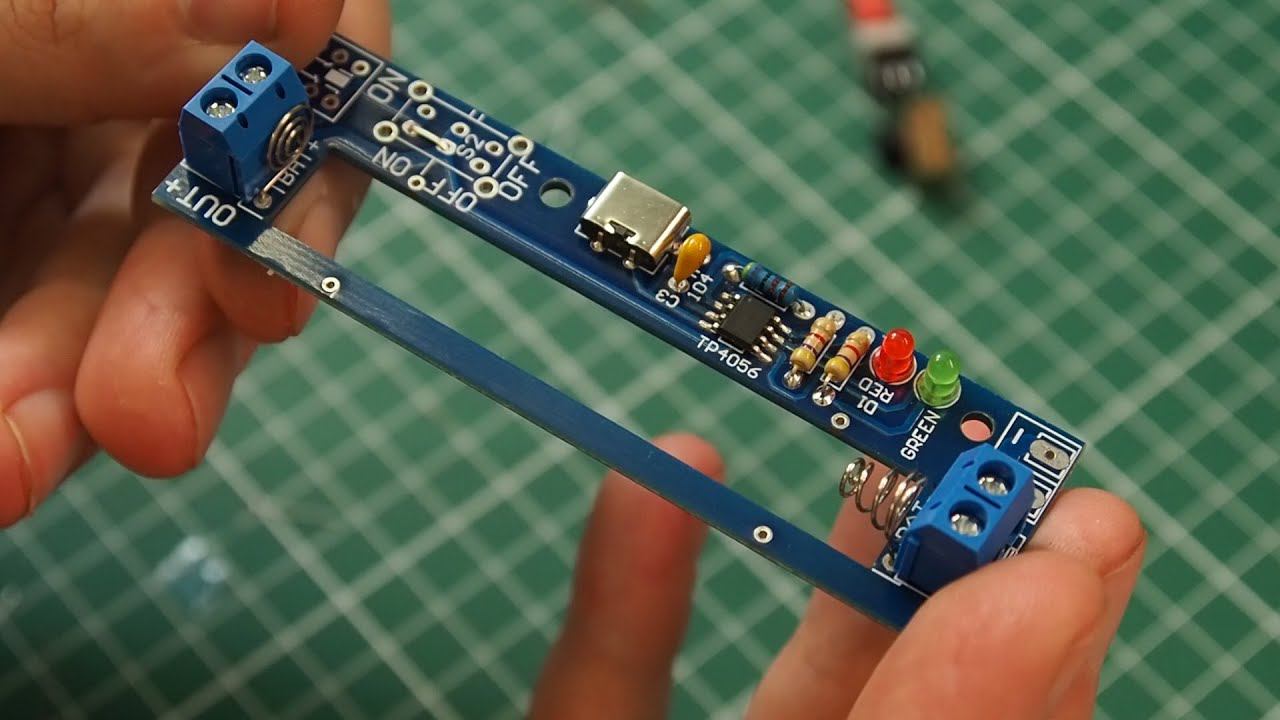 Зарядка для Li-ion 18650 аккумулятора, набор для сборки смотреть онлайн