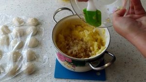 Бюджетные, но очень вкусные лепешки с картофелем.