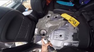 Замена топливного фильтра RAV4 не снимая бензобака