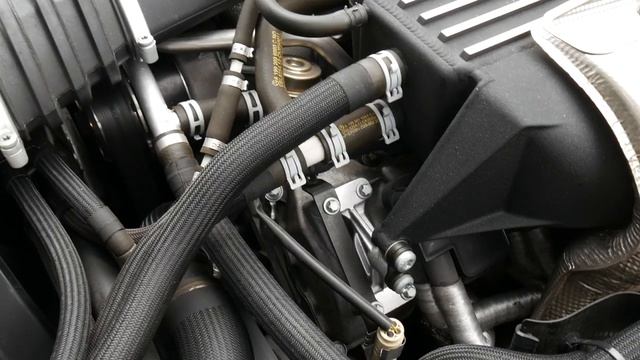 SLR McLaren - The Greatest AMG-Powered Mercedes? (4K) смотреть онлайн