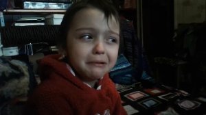 ДЕВОЧКА ПЛАЧЕТ ? ХОЧУ АЙФОН 7 ! Мечта ребёнка в 4 года / Прикол GIRL WAITS Want iPhone 7