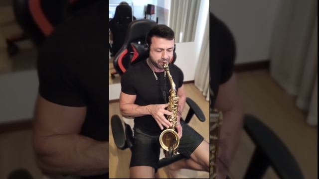 Sax alto - Groove Use Me смотреть онлайн