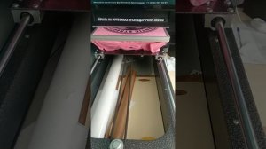 Оверсайз розового цвета. Печать монохромного черного принта.