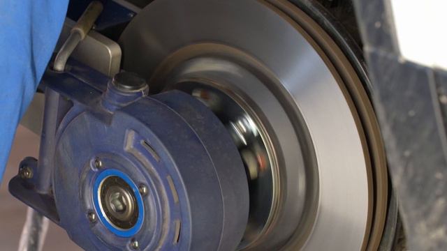 Geely Atlas Pro - обслуживание в Техцентр 50. Диагностика. Проточка. Шиномонтаж. смотреть онлайн