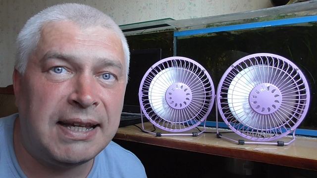 Я рассказываю про вентиляторы, на столе два вентилятора смотреть онлайн