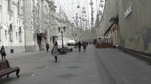 Улица Никольская в Москве. 2 мая. На встречу.