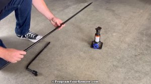 How To Remove A 1998 - 2011 Ford Ranger Spare Tire - Jack Removal Location - Change Flat Tire