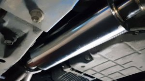 Subaru Outback 3.6 уникальная выхлопная система с двумя магистралями выпуска.