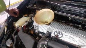 liqui moly molygen new generation 0w-20, review " Toyota Prius 1.8 " oil change