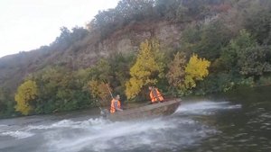 Лодка АВТОБОТ по волне
