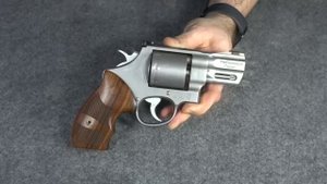 8-Rd .357mag Revolver Comparison (S&W 627PC vs Ruger Redhawk)