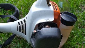 Заправка мотокосы Stihl