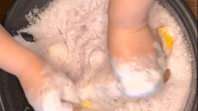 ASMR 💜LAVENDER MUSHY SOAP 💜SPONGES SQUEEZING 💜 смотреть онлайн