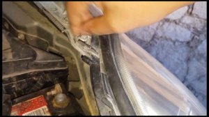 How to remove headlights bulbs from a Subaru B9 Tribeca 2006 to 2007
