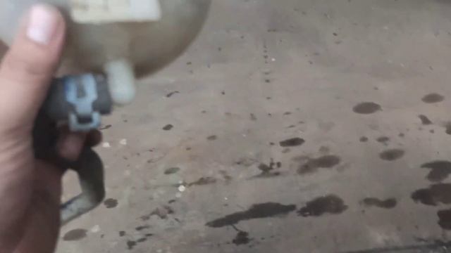 Расширительный бачок на Пассат Б 3 с нижним патрубком. Запчасти системы охлаждения на Пассат Б 3. смотреть онлайн