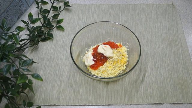 Фаршированные яйца с красной икрой - настоящий деликатес!? смотреть онлайн